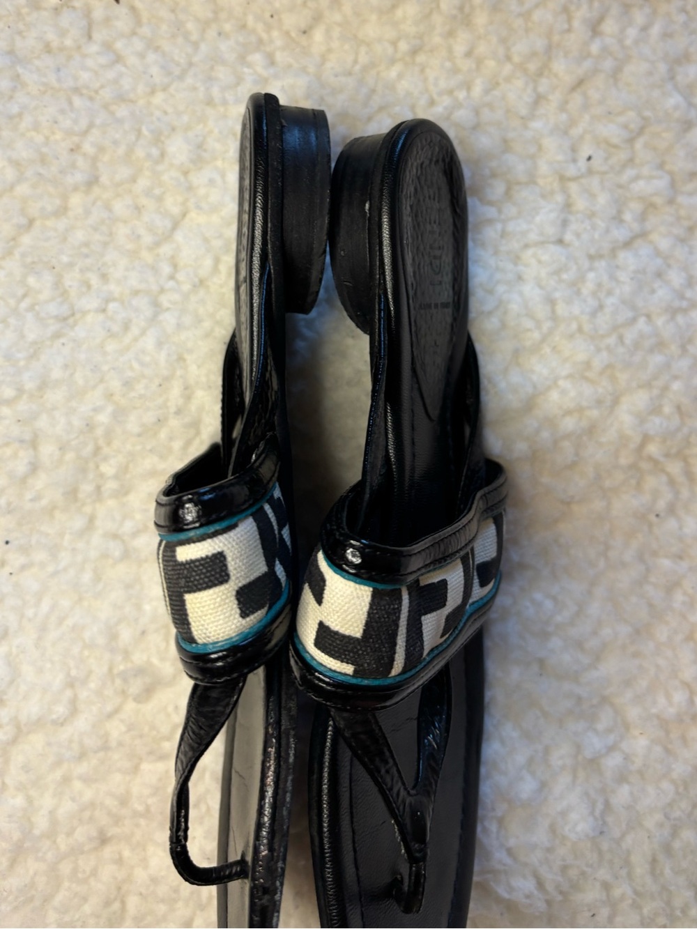Fendi Women Black Zucca Leather FF Logo Canvas Thong Sandals - Picture 12 of 12